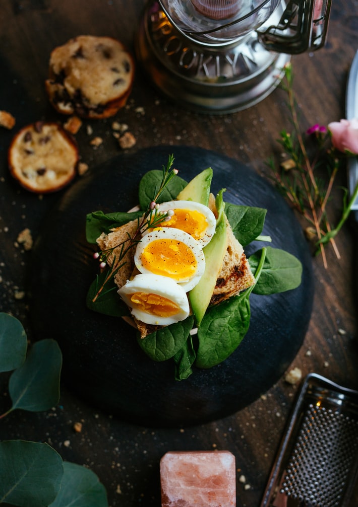 sandwich with boil eggs